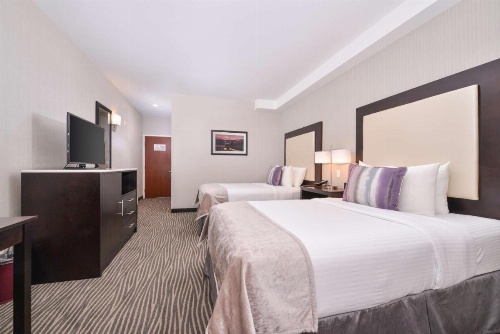 Best Western Plus Hotel At The Convention Center image 4
